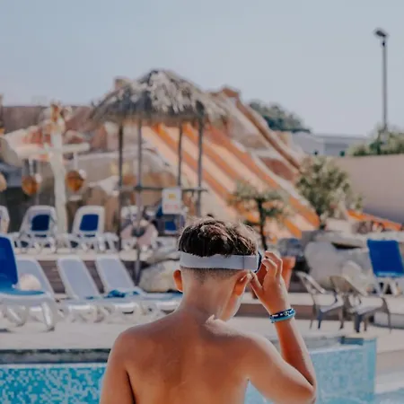 Kemp Mobil-home Familial Avec Terrasse A Bernerie-en-retz - Api-1-52-1409 La Bernerie-en-Retz