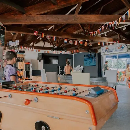 Mobil-home Familial Avec Terrasse A Bernerie-en-retz - Api-1-52-1409 Kemp *