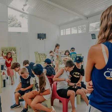 Kemp Mobil-home Familial Avec Terrasse A Bernerie-en-retz - Api-1-52-1409 *