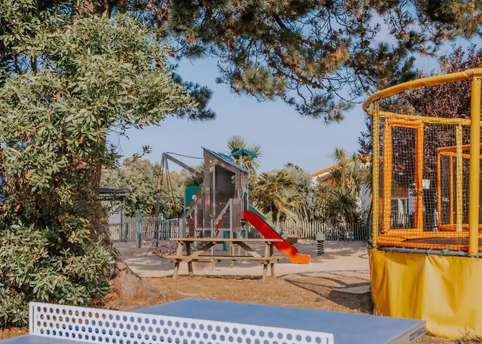 Mobil-home Familial Avec Terrasse A Bernerie-en-retz - Api-1-52-1409 *