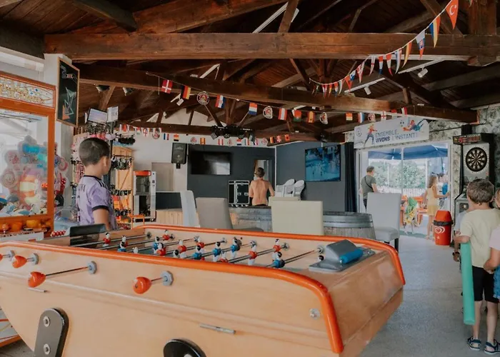 Mobil-home Familial Avec Terrasse A Bernerie-en-retz - Api-1-52-1409 Kemp *