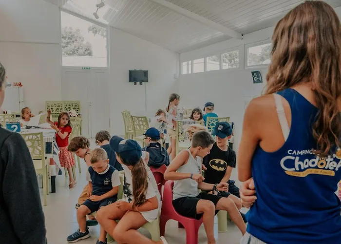 Kemp Mobil-home Familial Avec Terrasse A Bernerie-en-retz - Api-1-52-1409 *