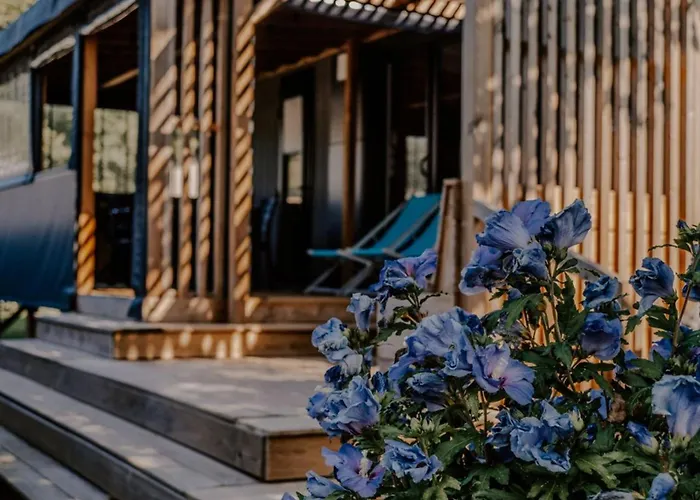 Mobil-home Familial Avec Terrasse A Bernerie-en-retz - Api-1-52-1409 *